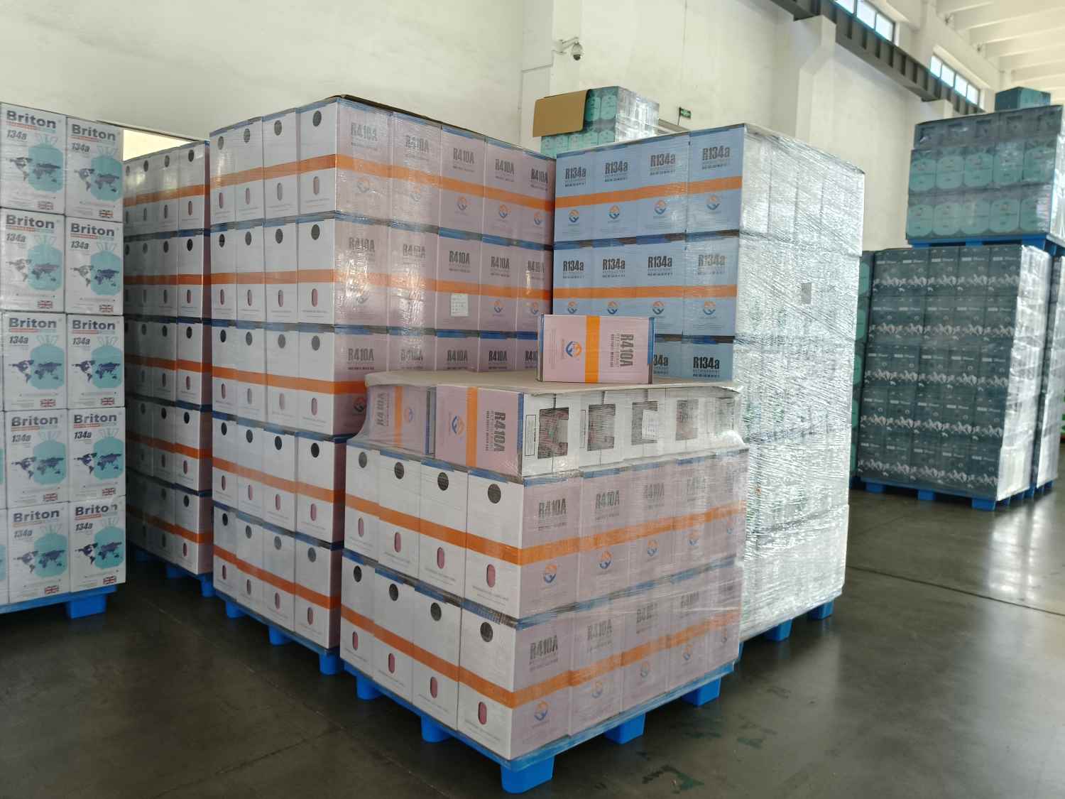 FRIOFLOR R410a refrigerant gas ready to ship