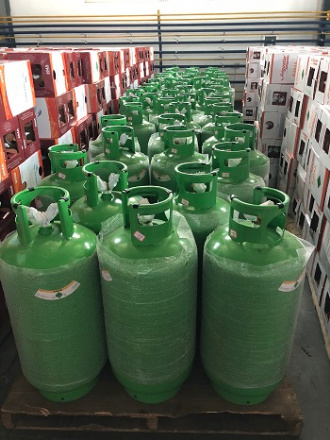 R134A gas in refillable cylinder ready for shipment
